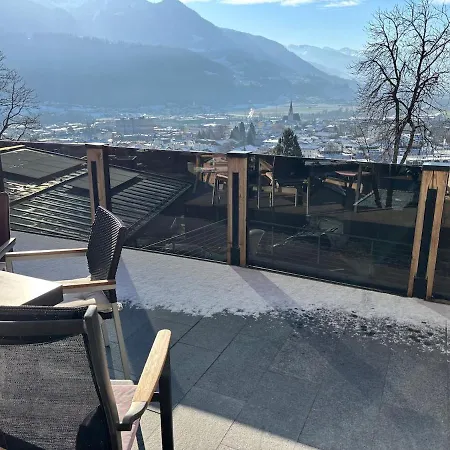 Bei Kompis über Den Dächern Von Apartment